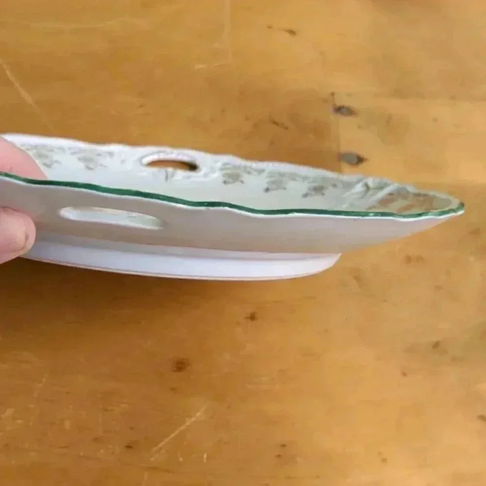 Antique  handled Plate, gold accents - Picture 4 of 4